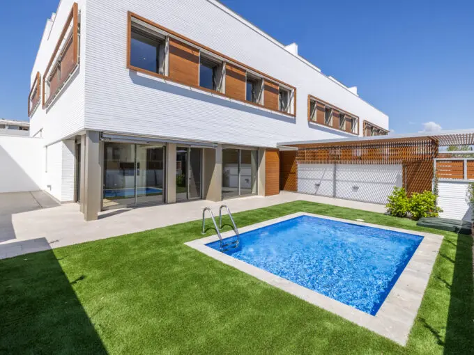 Vivienda con piscina a estrenar en alquiler en Sabadell